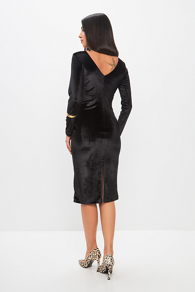 Платье-футляр черное длины миди с V-образным вырезом на спинке