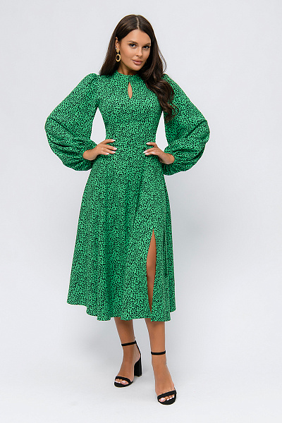 Платье зеленое с принтом длины миди с объемными рукавами и разрезом