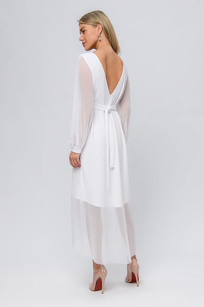 Платье белое длины макси с объемными рукавами и вырезом на спинке