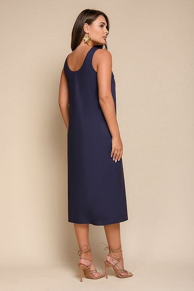 Платье темно-синее с V-образным вырезом без рукавов и разрезом