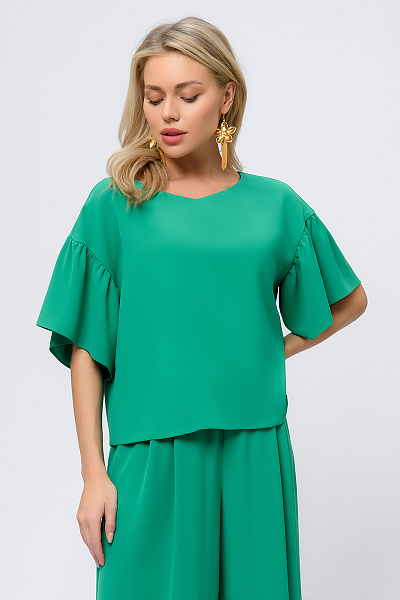 Блуза зеленого цвета с рукавами-воланами